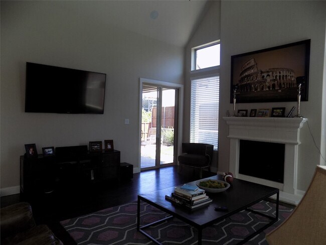 Building Photo - 2440 Vaquero Ln