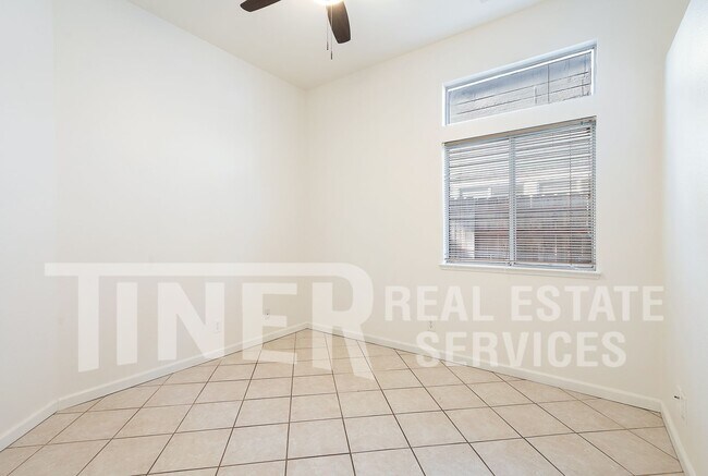 Building Photo - 2424 Julliard Cir