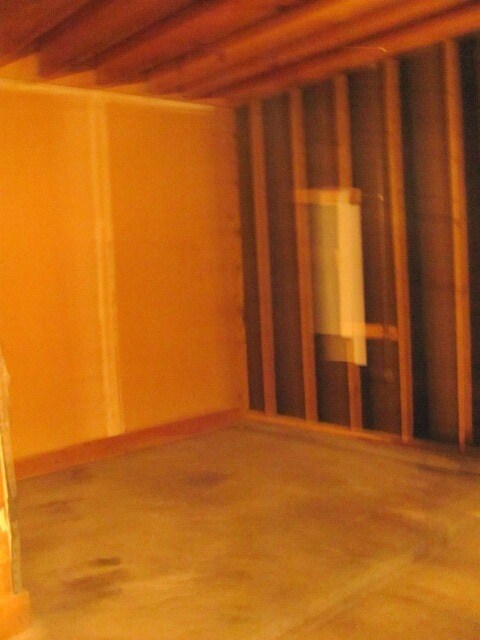 Building Photo - NE ENCHANTED MESA 3/BD 2/BA 2/CG