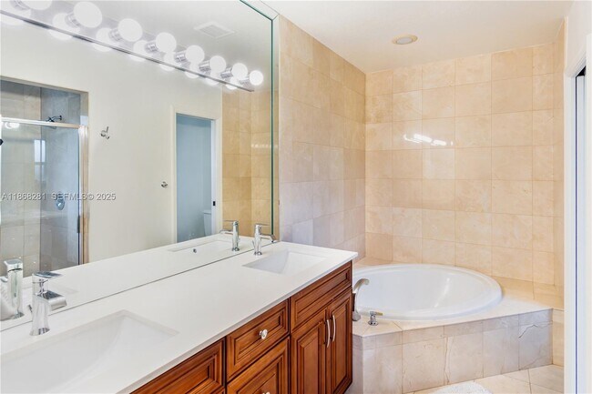 Building Photo - 16550 SW 77th Ct