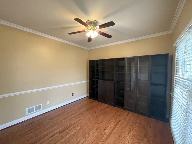 Building Photo - 4823 Vista Ridge Dr