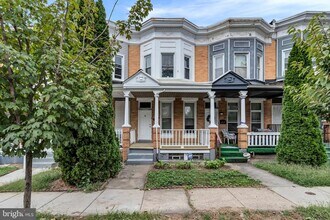 Building Photo - 3027 Walbrook Ave
