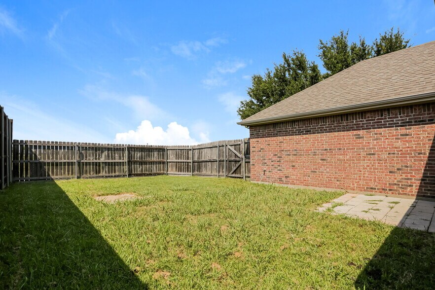 Building Photo - 311 Galloping Hill Rd