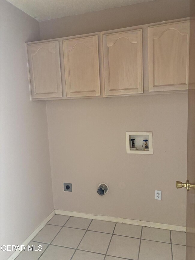 Building Photo - 13981 Veny Webb St