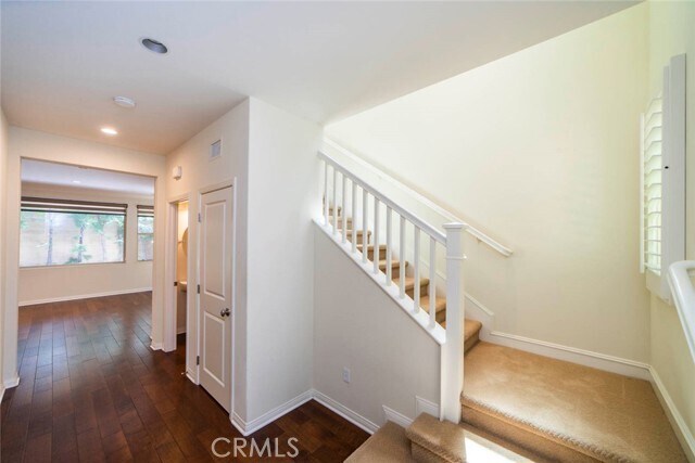 Building Photo - 33 Bromeliad