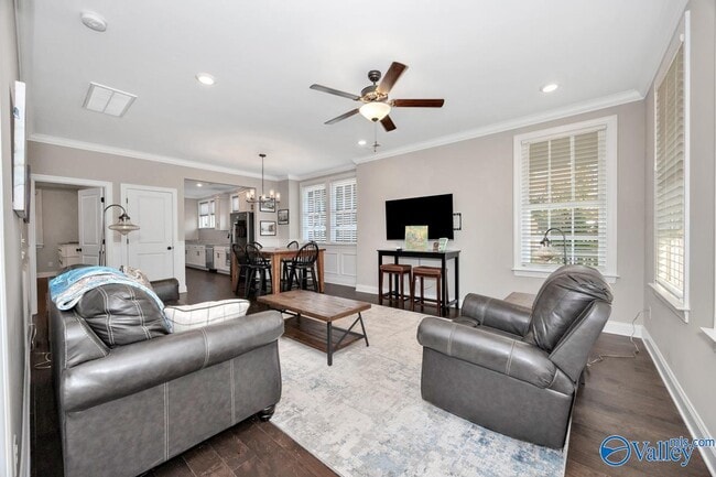 Building Photo - 200 St Louis St