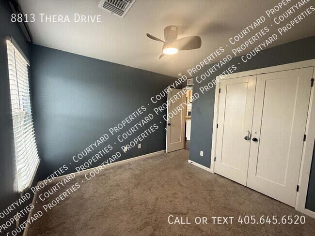 Building Photo - 8813 Thera Dr