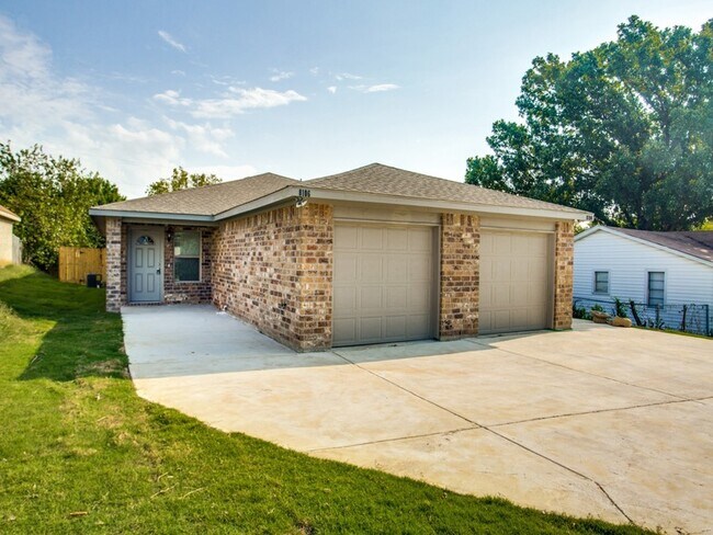 Building Photo - 8106 Tanner Ave