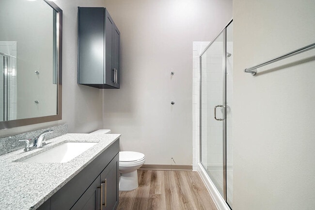 Stellar Plus - Bathroom - unfurnished - Northside Apartments