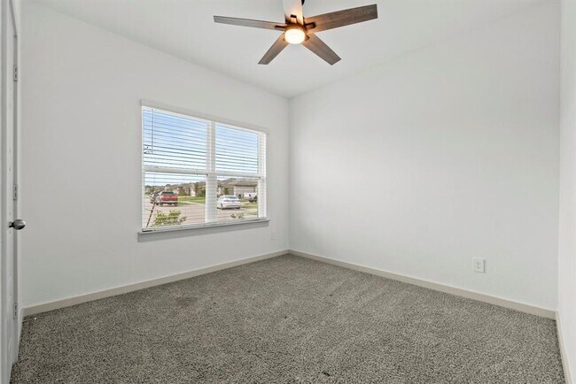 Building Photo - 207 William Ln