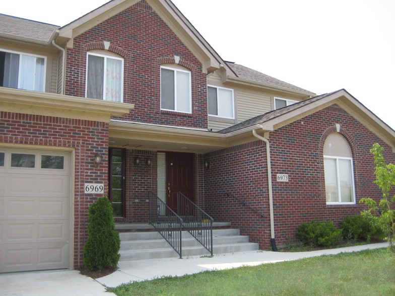 Building Photo - Amberwood Townhomes