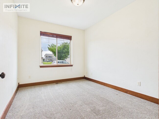 Building Photo - 1169 Forestglen Dr