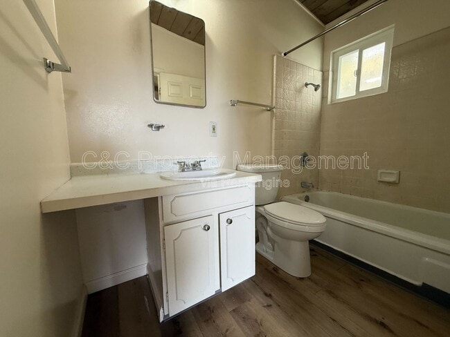 Building Photo - 54 Shasta Way