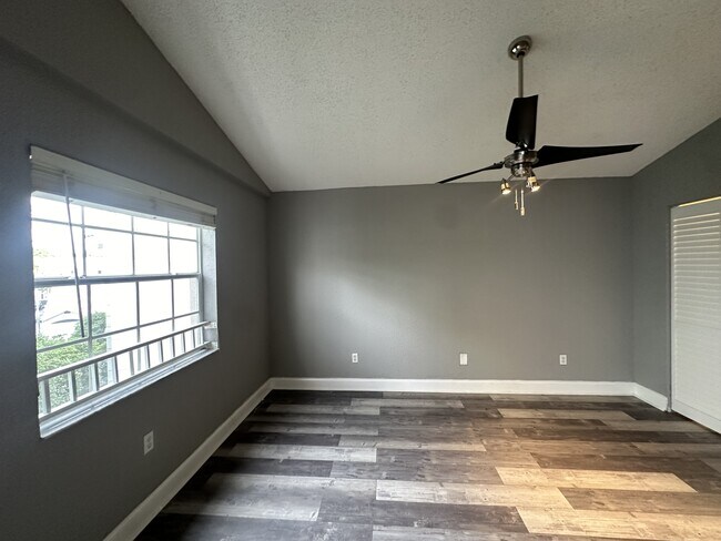 Building Photo - 2871 N Oakland Forest Dr