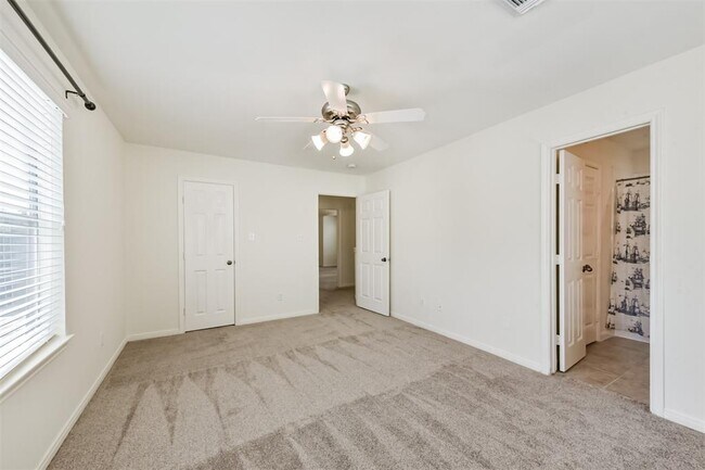 Building Photo - 2322 Chenevert St