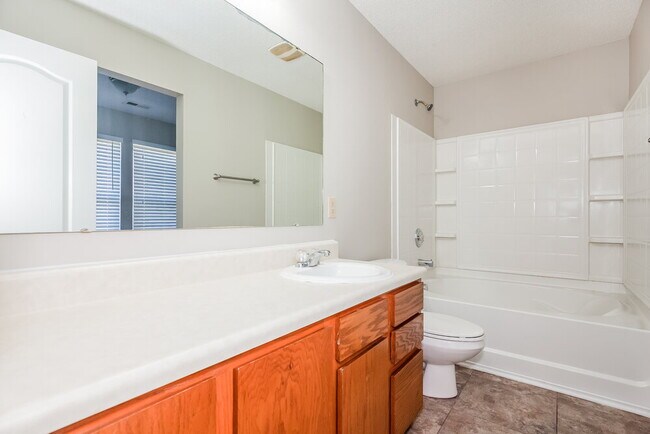 Building Photo - 1215 Willow Bridge Ct