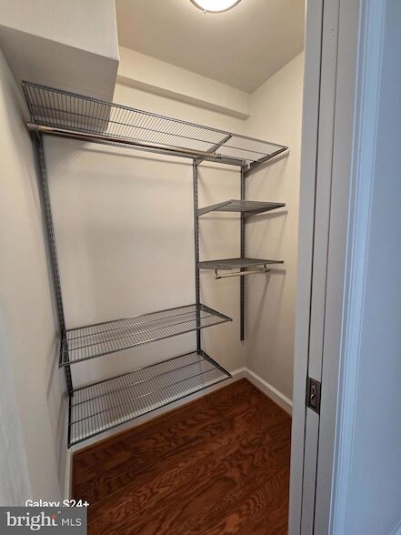 Building Photo - 6618 Boulevard View