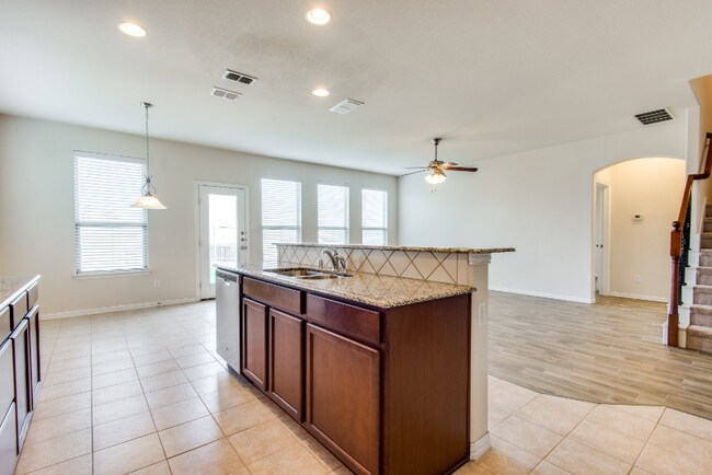 Building Photo - 2813 Castle Creek Dr
