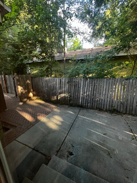 Building Photo - 1182 E 8320 S