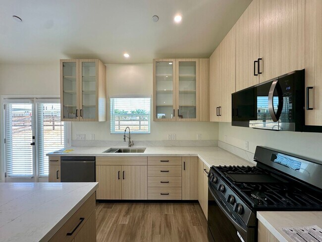 Building Photo - LUXE NEW BUILD ON PROPERTY IN MENIFEE!