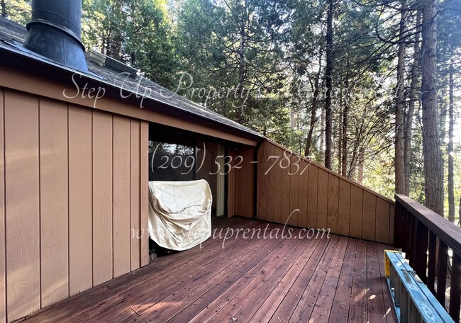 Building Photo - Cozy All Electric, 2 Bedroom, 2 Full Bathr...