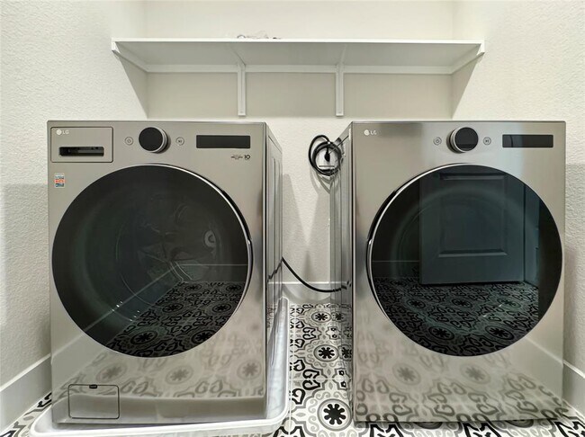 Building Photo - 1704 Carvin Wy