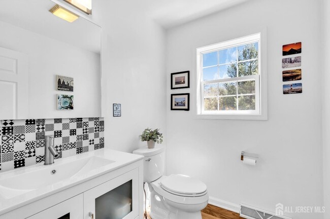 Building Photo - 108 Miller Ave