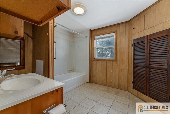 Building Photo - 39 S Lincoln Ave