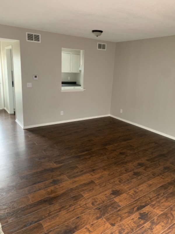 Building Photo - 6725 W Shade Ln