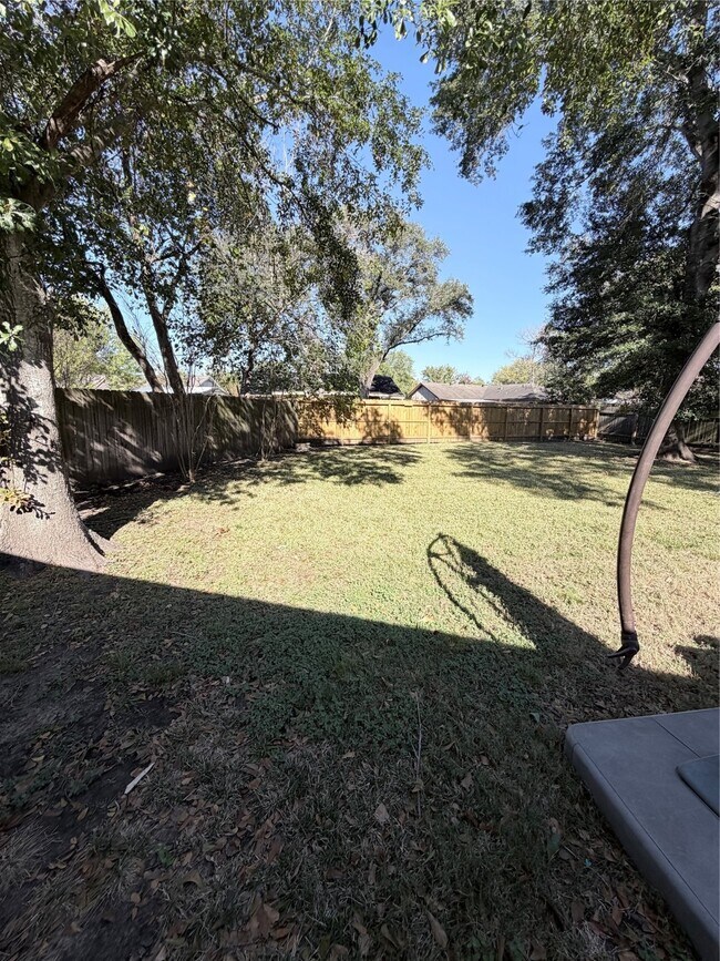 Building Photo - 1802 Oaklawn St