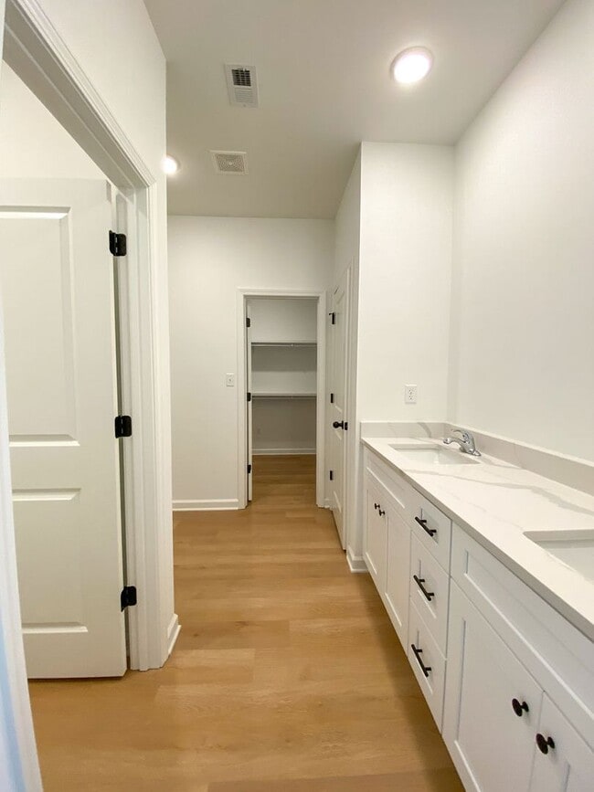 Building Photo - 4 bedroom 2 bath house built in 2024 in new development