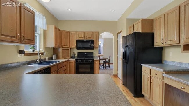 Building Photo - 235 Tamarron Dr