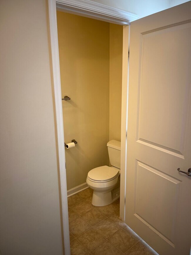 Building Photo - 1253 Elderslie Ln