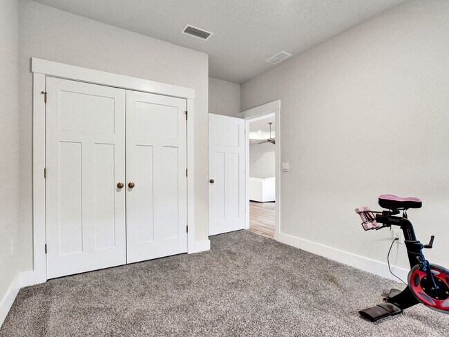 Building Photo - 3962 Whitetail Ln