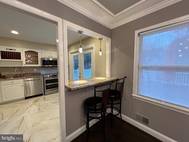 Building Photo - 5002 Dequincey Dr