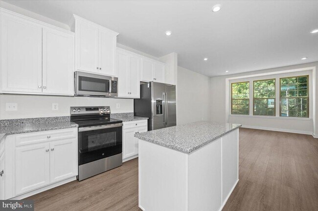 Building Photo - 19822 Habitat Ter