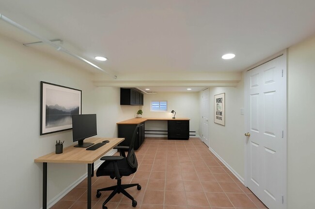 Building Photo - 4014 N Octavia Ave