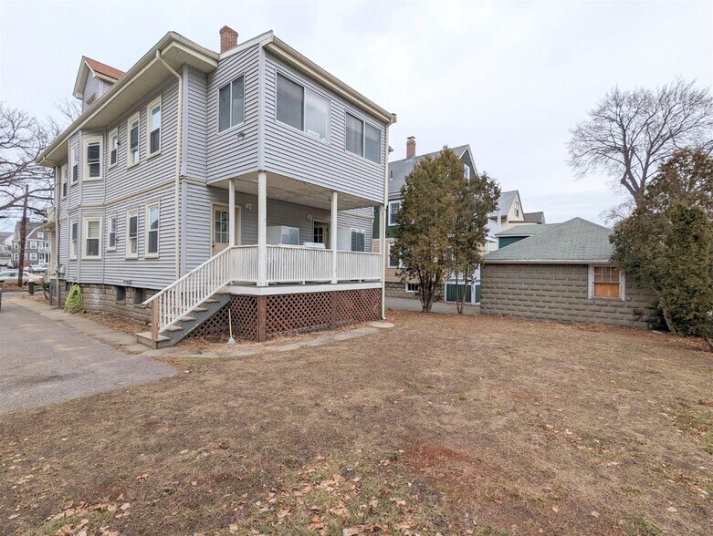 Building Photo - 35 Trowbridge St