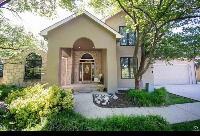 Building Photo - 1524 Foxfire Dr