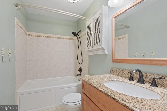 Building Photo - 6234 Ducketts Ln