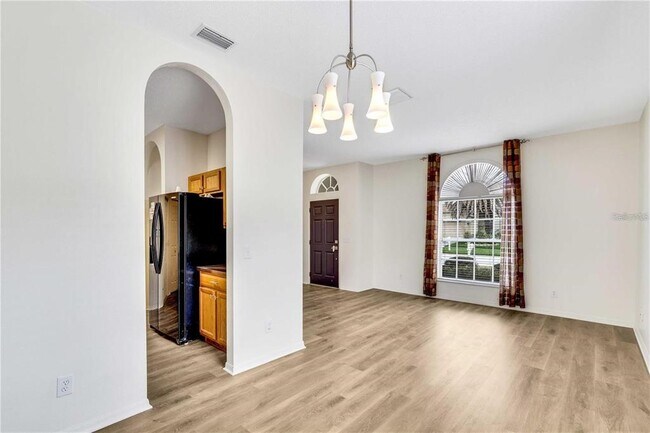 Building Photo - 11337 Village Brook Dr