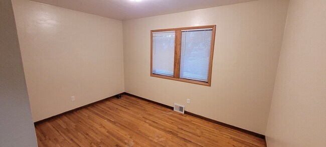 Building Photo - 1522 Dick Dr