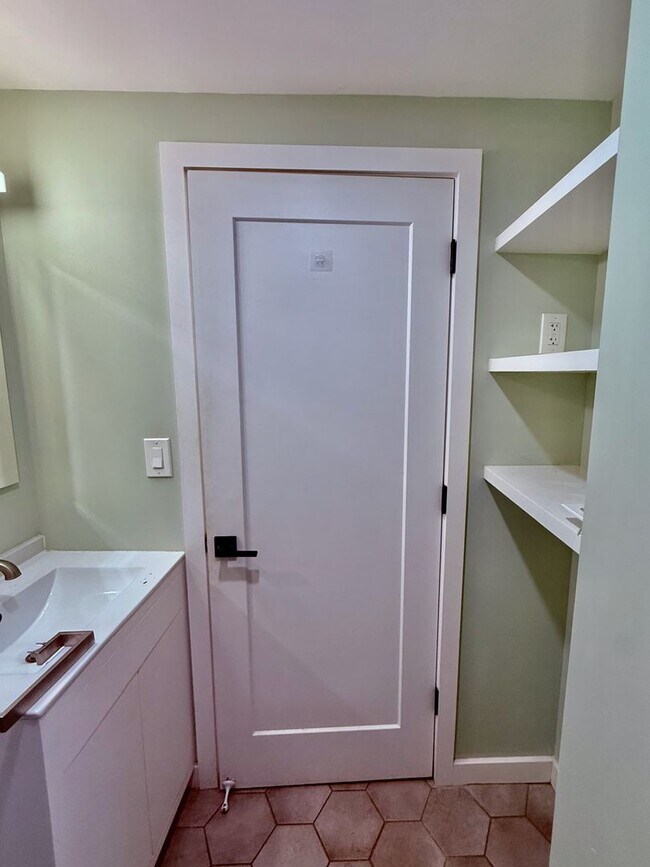 Building Photo - 1226 Snyder Ave