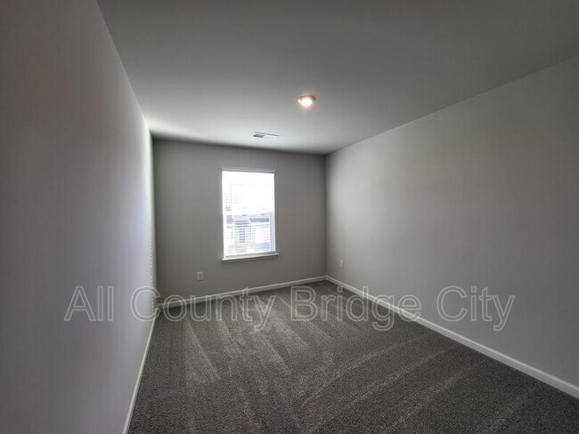 Building Photo - 147 Randwick Ln