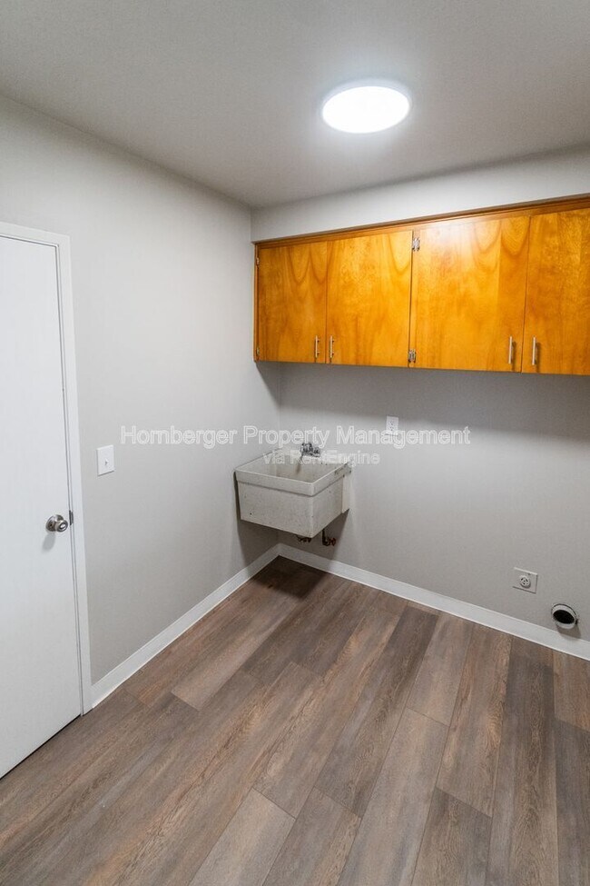 Building Photo - 11904 E 10th Ave