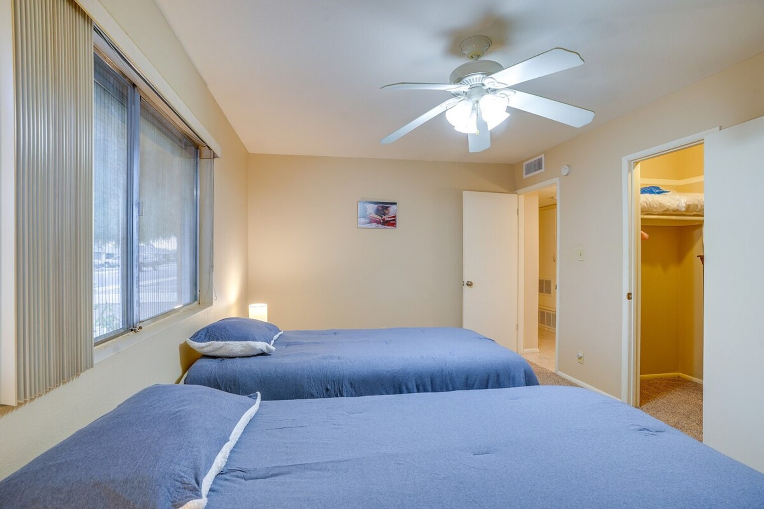 Building Photo - 11662 N Hacienda Dr