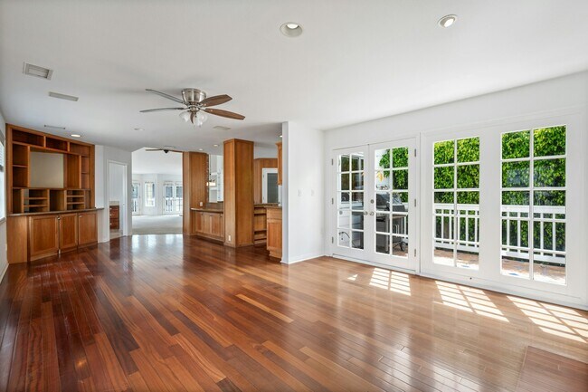 Building Photo - 459 35th St