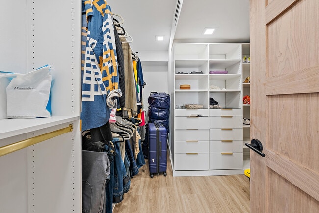 Building Photo - 5480 N Ocean Dr