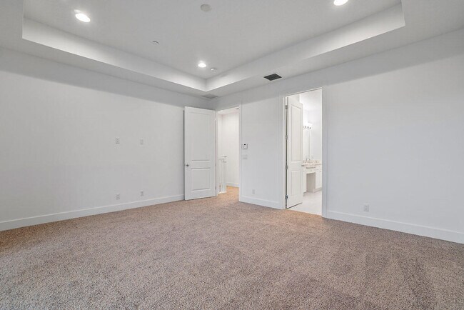 Building Photo - 4122 Faraday Wy