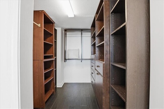 Building Photo - 2870 Pharr Ct S Northwest